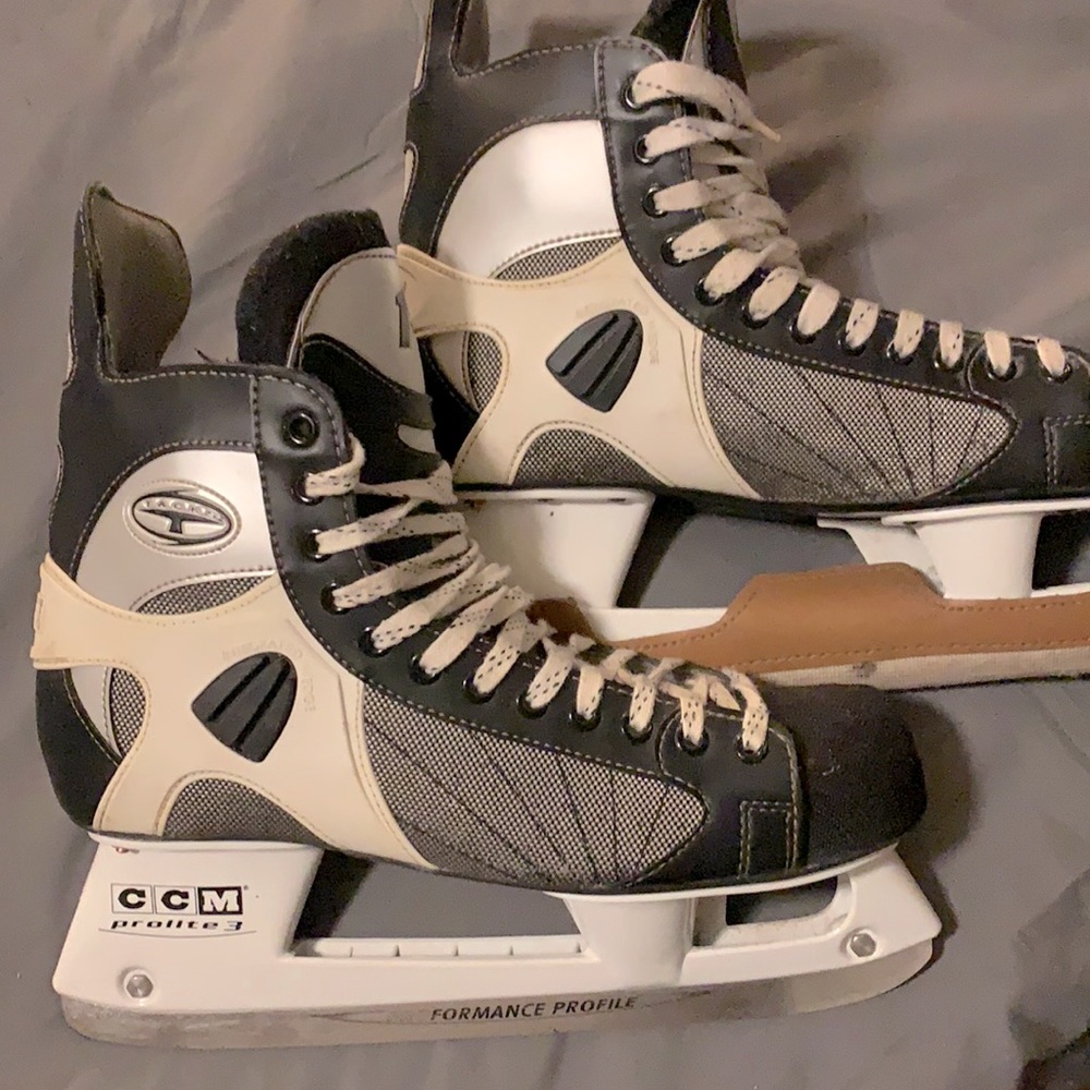 Men’s hockey skates size 12 ccm prolite 152 tacks